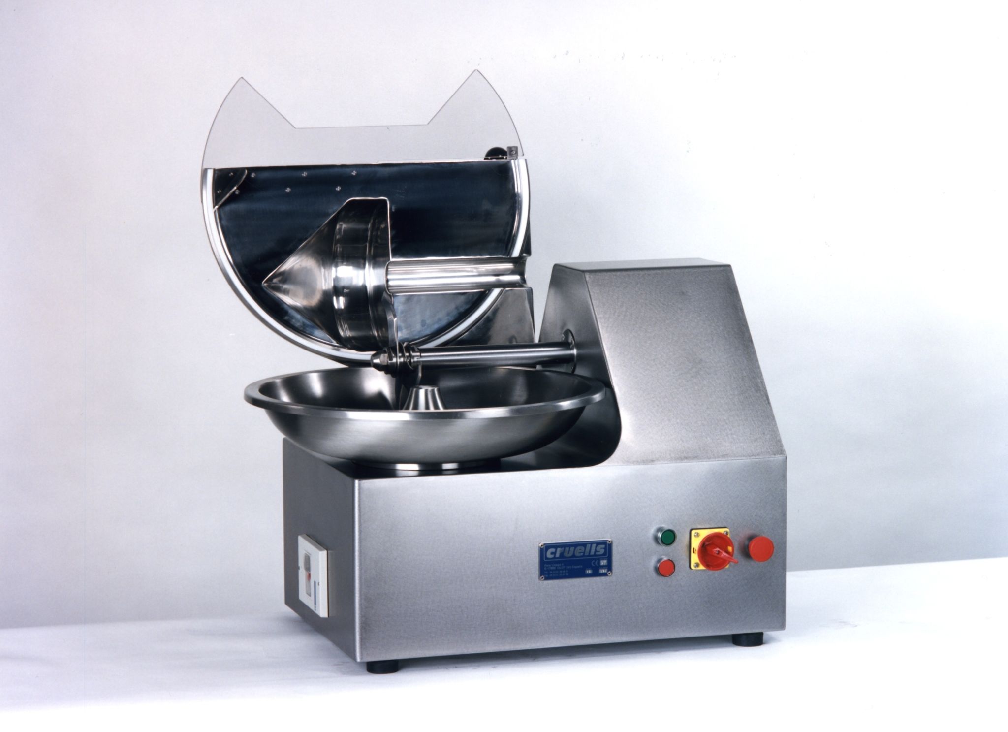 Cutter C-15 con la tapa abierta