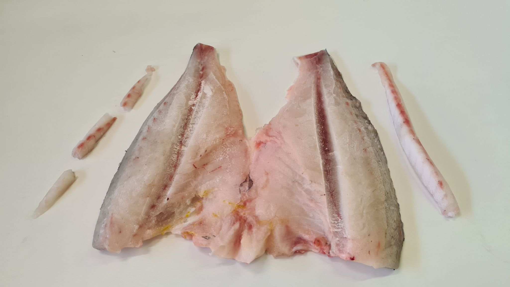 Filetes de pescado sin espina central procesados con el FCUP